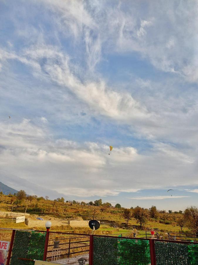 Raahi Stay, Landing Site Bir - Stay & Cafe Bagian luar foto