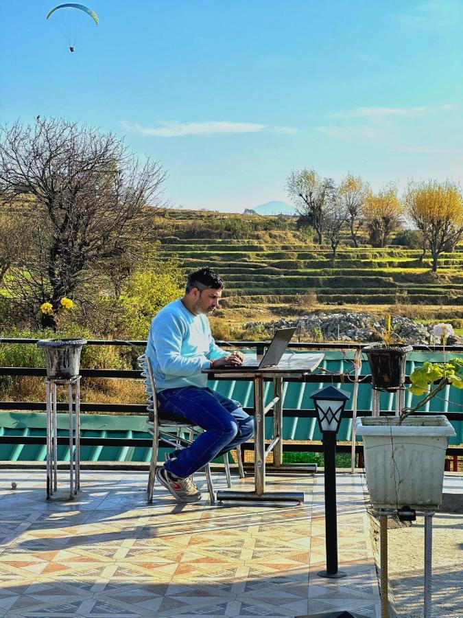 Raahi Stay, Landing Site Bir - Stay & Cafe Bagian luar foto