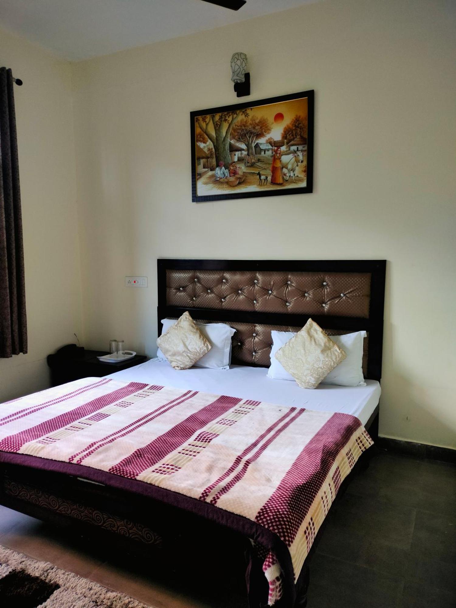 Raahi Stay, Landing Site Bir - Stay & Cafe Bagian luar foto